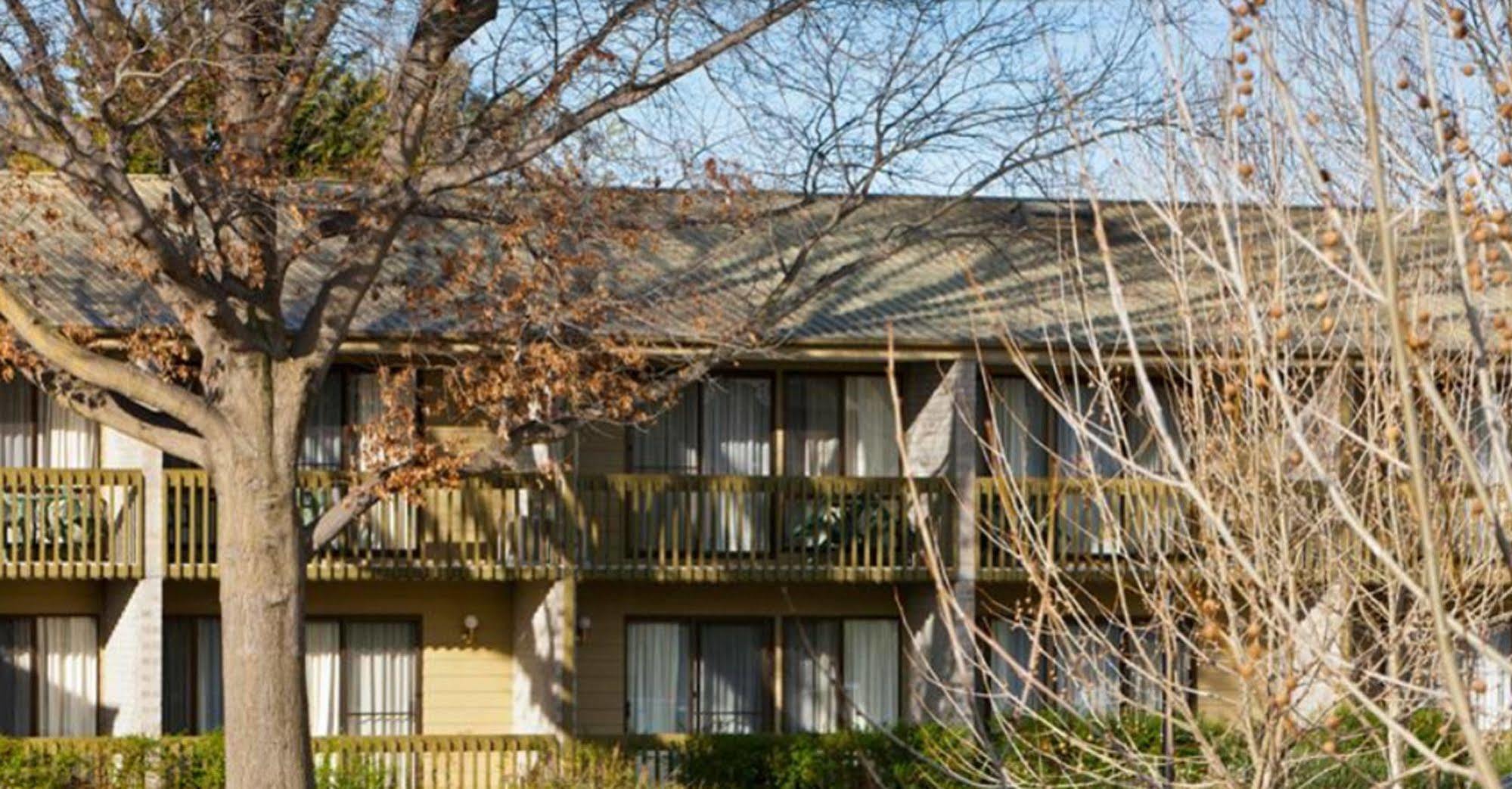 Ibis Styles Canberra Tall Trees Esterno foto