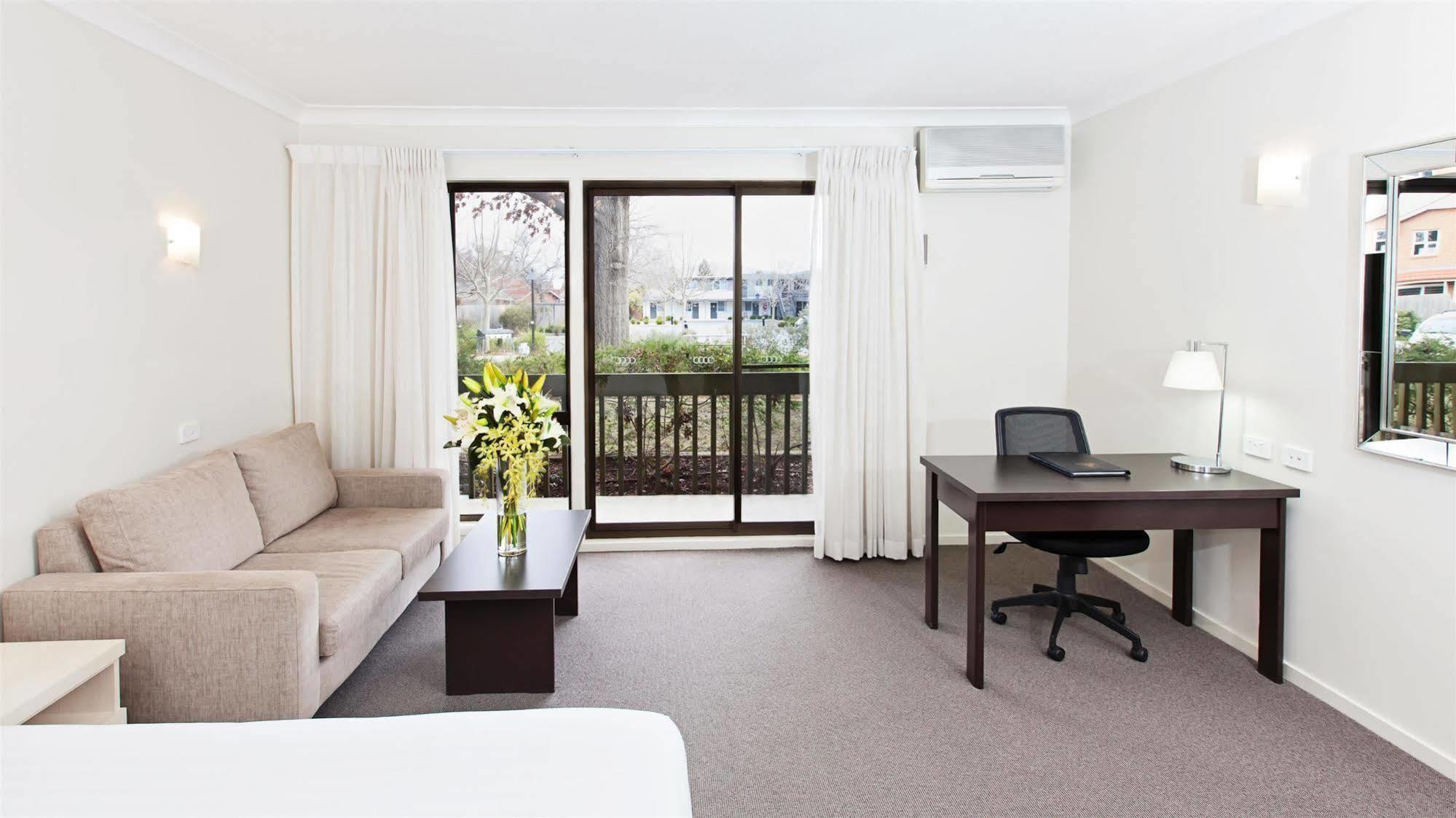 Ibis Styles Canberra Tall Trees Esterno foto