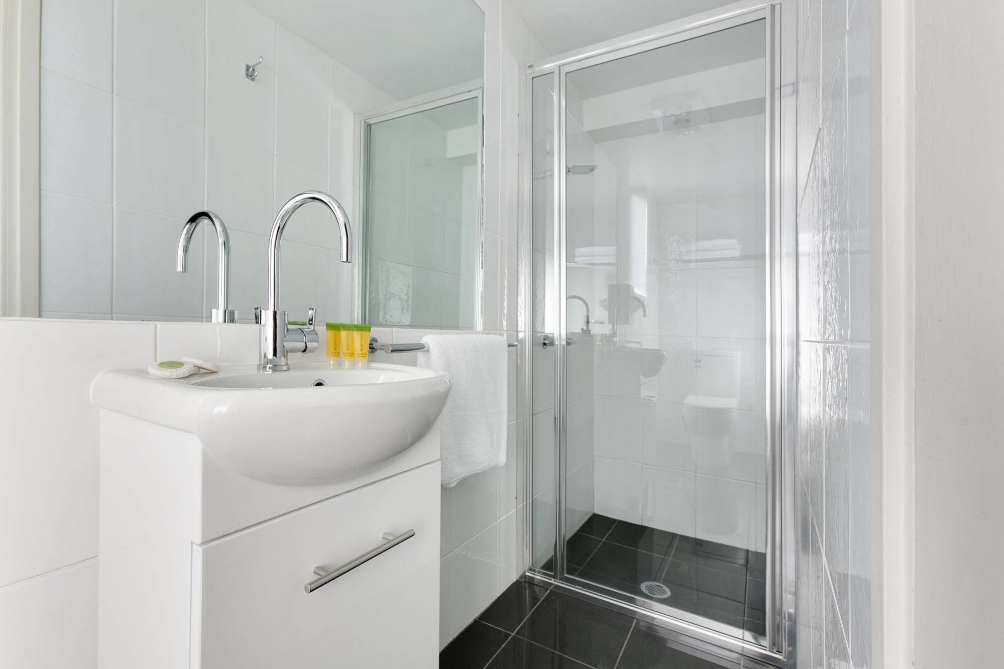Ibis Styles Canberra Tall Trees Esterno foto