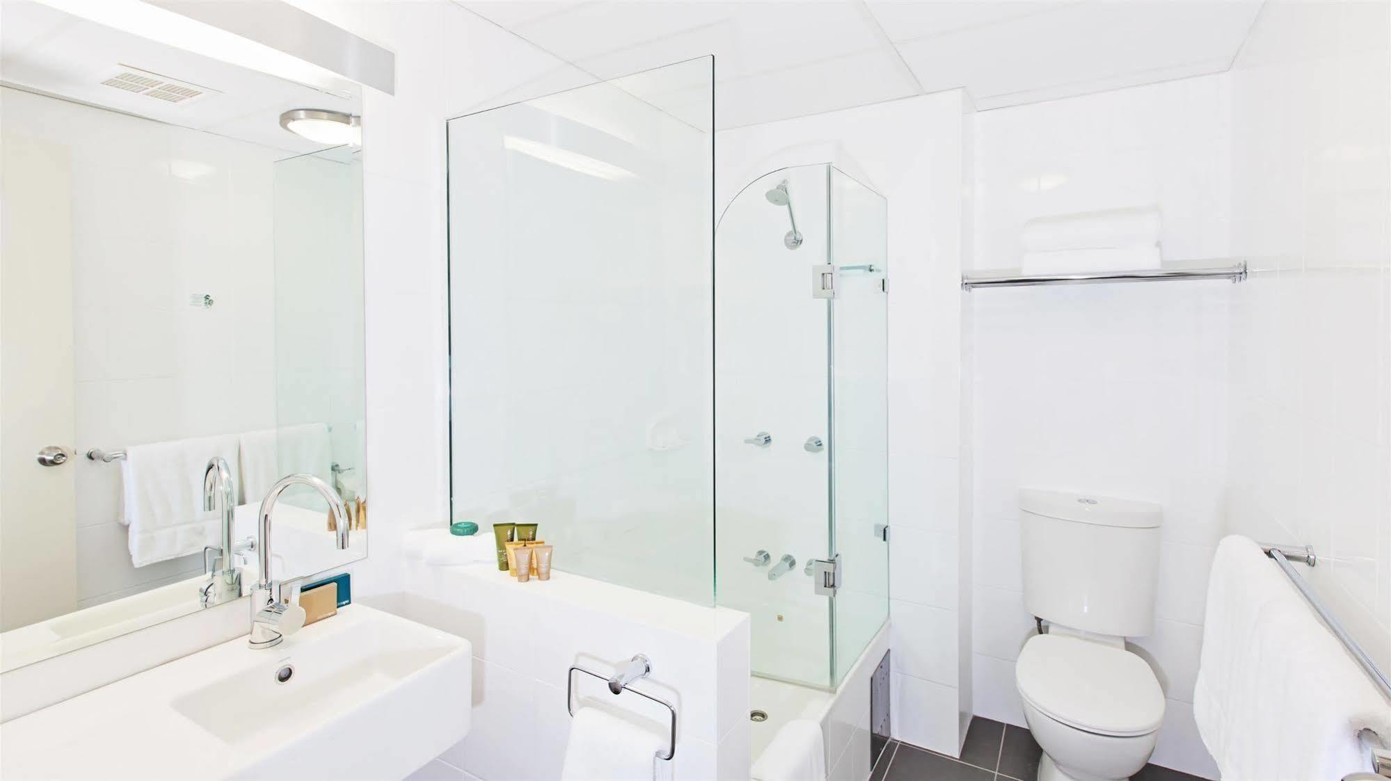 Ibis Styles Canberra Tall Trees Esterno foto