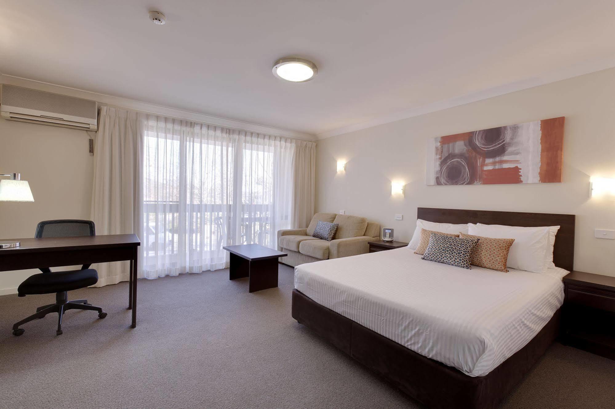 Ibis Styles Canberra Tall Trees Esterno foto
